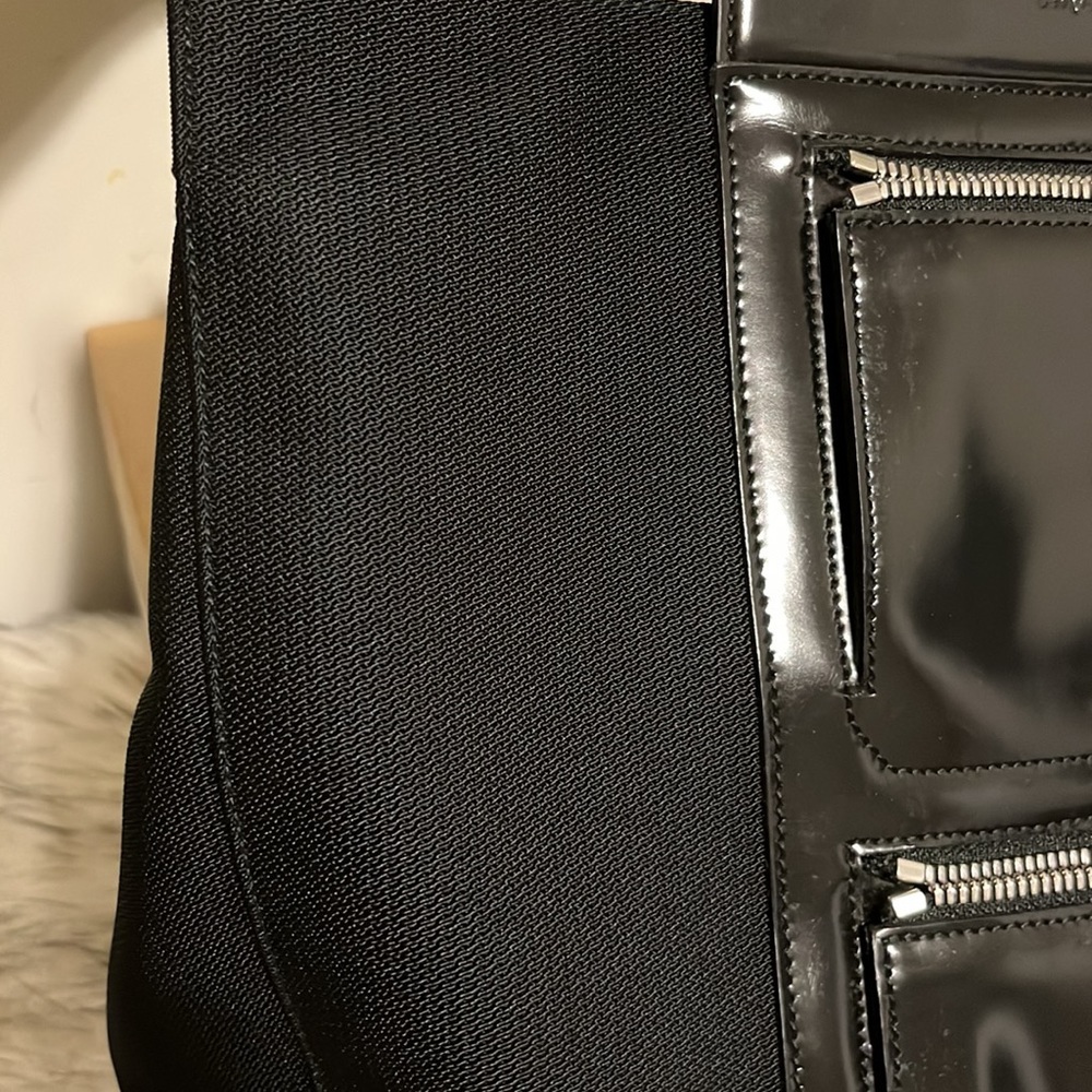 Salvatore Ferregamo tote with dust bag. - Picture 7 of 8